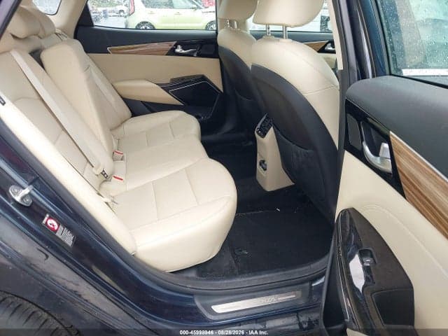 2017 KIA CADENZA PREMIUM 8