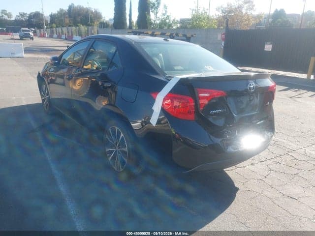 2017 TOYOTA COROLLA SE 3