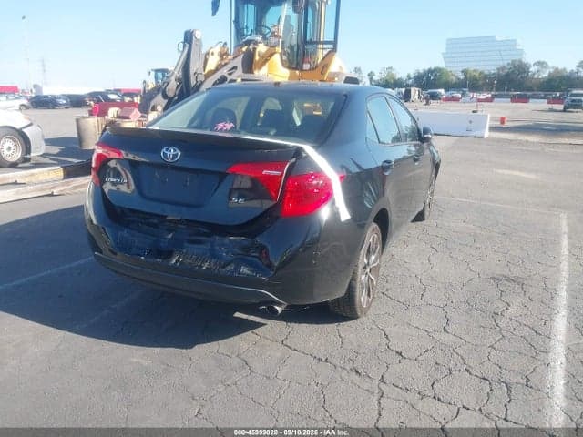 2017 TOYOTA COROLLA SE 4