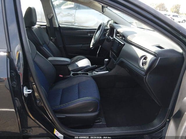 2017 TOYOTA COROLLA SE 5