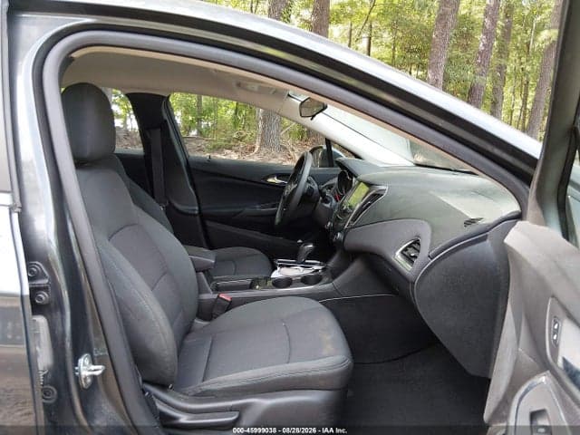 2017 CHEVROLET CRUZE LT AUTO 5