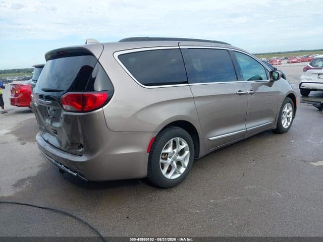 2017 CHRYSLER PACIFICA TOURING-L 4