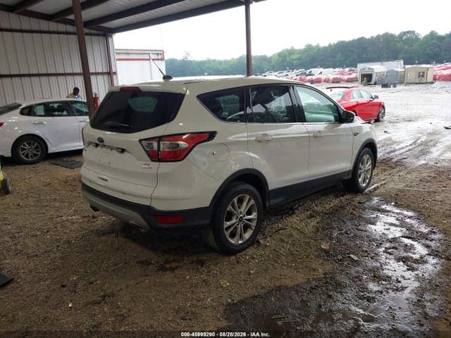 2017 FORD ESCAPE SE 4