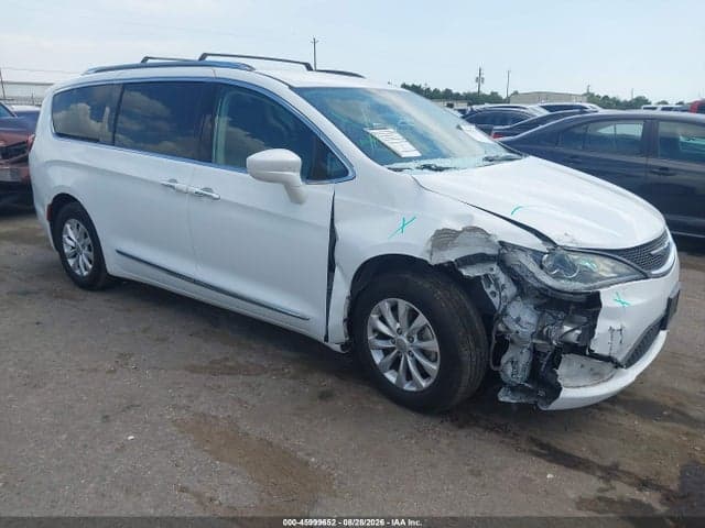 2019 CHRYSLER PACIFICA TOURING L 1