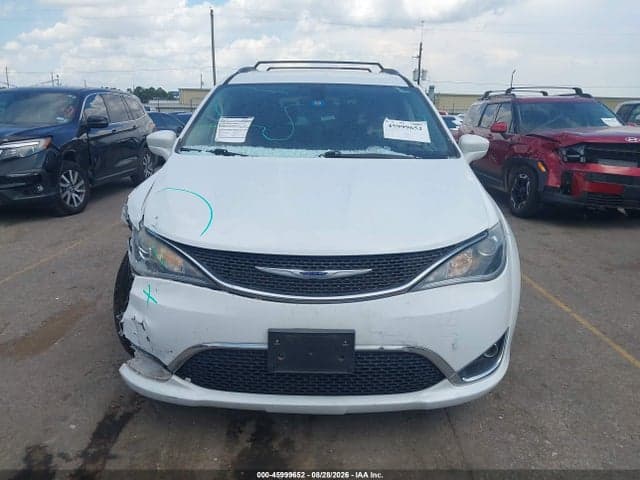 2019 CHRYSLER PACIFICA TOURING L 12