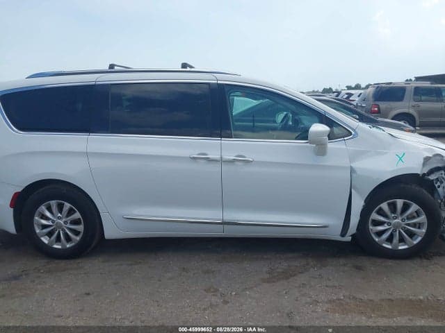 2019 CHRYSLER PACIFICA TOURING L 13