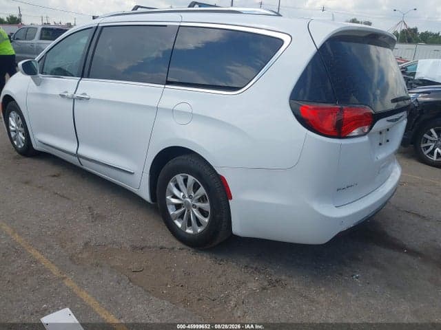 2019 CHRYSLER PACIFICA TOURING L 3
