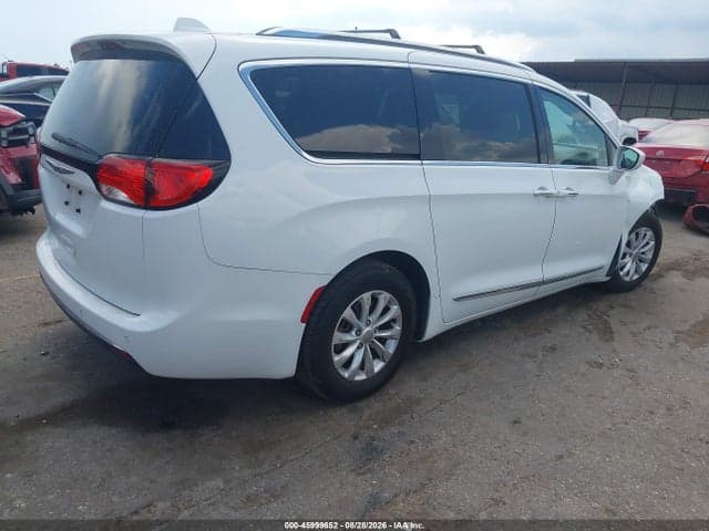 2019 CHRYSLER PACIFICA TOURING L 4
