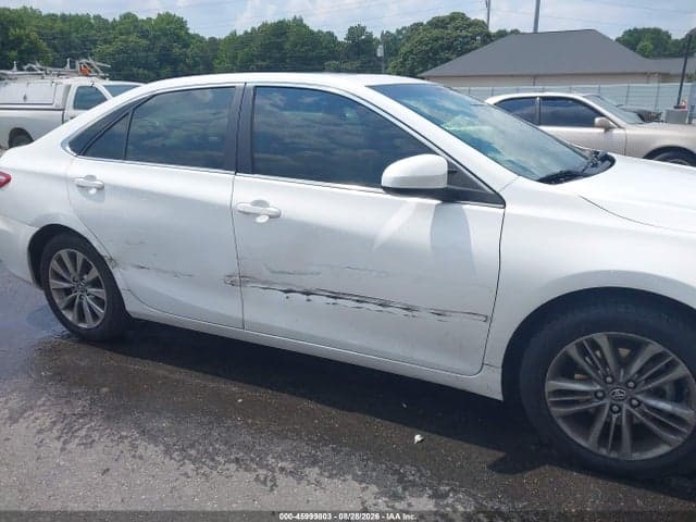 2017 TOYOTA CAMRY XLE 3