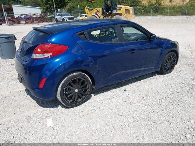2017 HYUNDAI VELOSTER 4