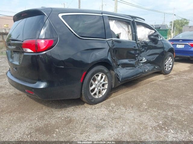 2019 CHRYSLER PACIFICA LX 4