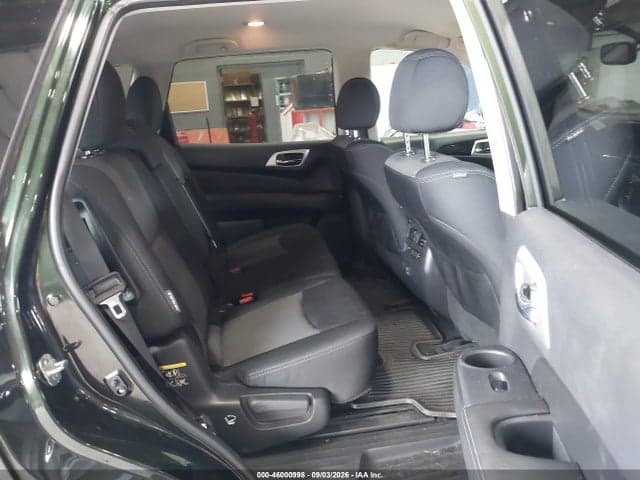 2018 NISSAN PATHFINDER SV 8
