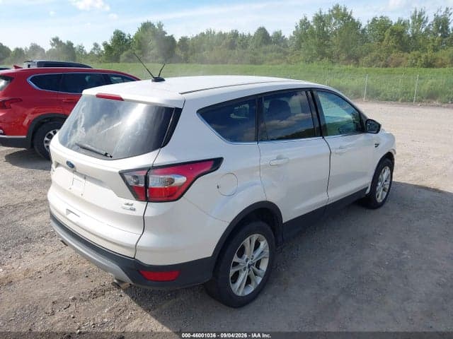 2017 FORD ESCAPE SE 4