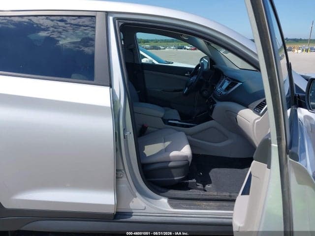 2017 HYUNDAI TUCSON SE 5