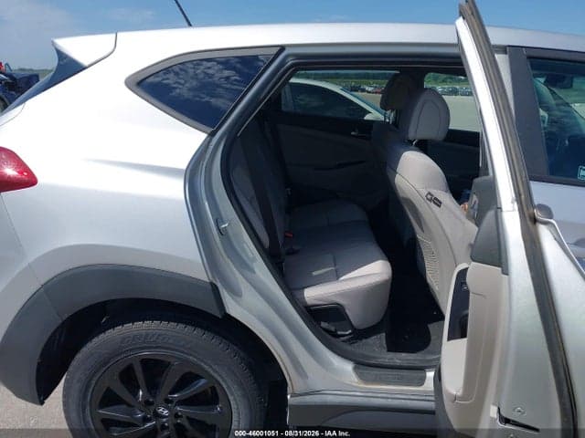 2017 HYUNDAI TUCSON SE 8