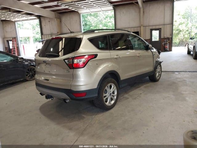2017 FORD ESCAPE SE 4