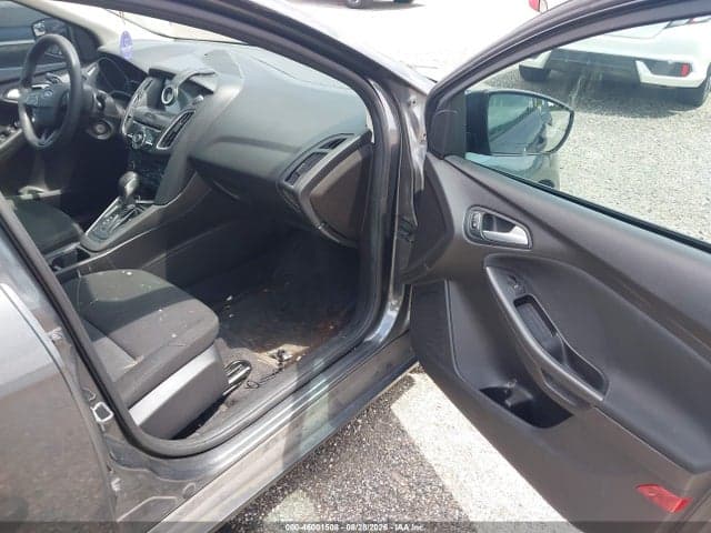 2017 FORD FOCUS SEL 5