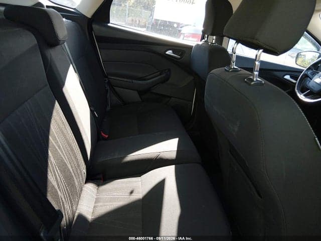 2017 FORD FOCUS SE 8