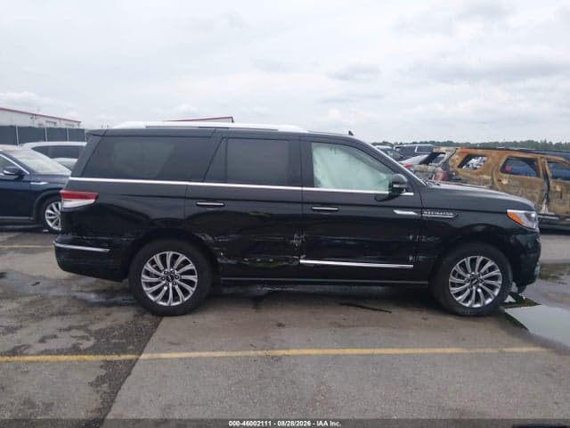2022 LINCOLN NAVIGATOR STANDARD 13