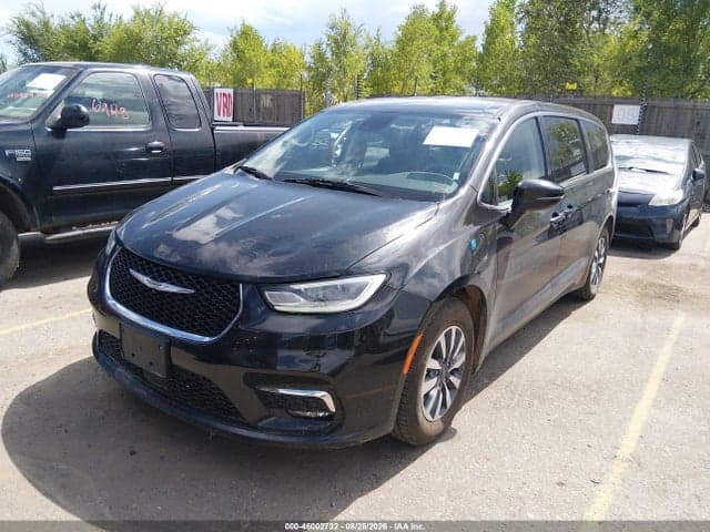 2023 CHRYSLER PACIFICA HYBRID TOURING L 2