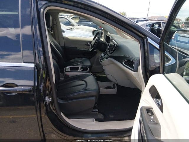 2023 CHRYSLER PACIFICA HYBRID TOURING L 5