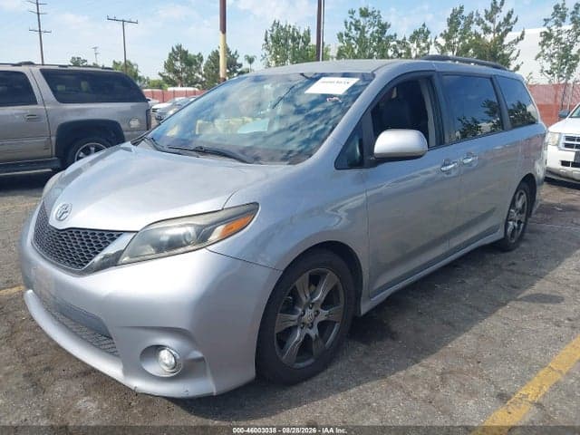 2017 TOYOTA SIENNA SE 8 PASSENGER 1