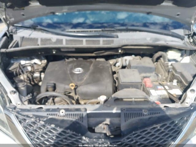 2017 TOYOTA SIENNA SE 8 PASSENGER 6