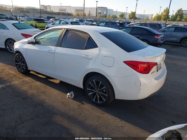 2018 TOYOTA COROLLA SE 3