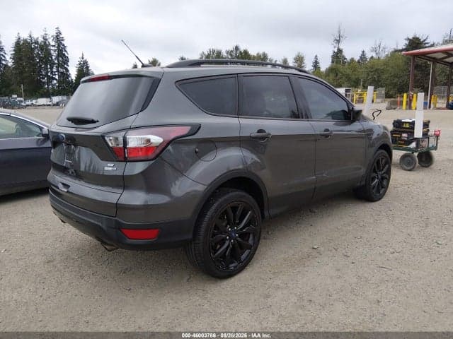 2017 FORD ESCAPE SE 4