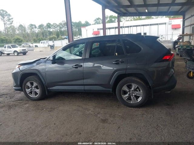 2024 TOYOTA RAV4 XLE 14