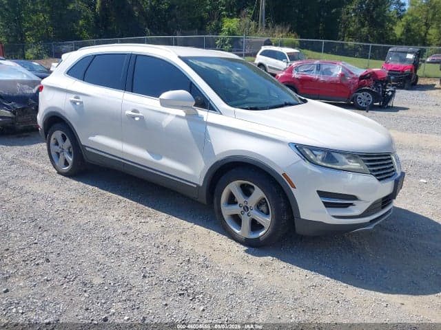 2017 LINCOLN MKC PREMIERE 1