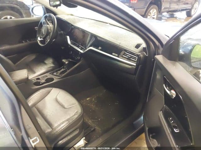 2022 KIA NIRO TOURING SE 5