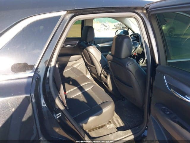 2017 CADILLAC XT5 LUXURY 8