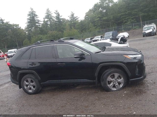 2023 TOYOTA RAV4 XLE 13