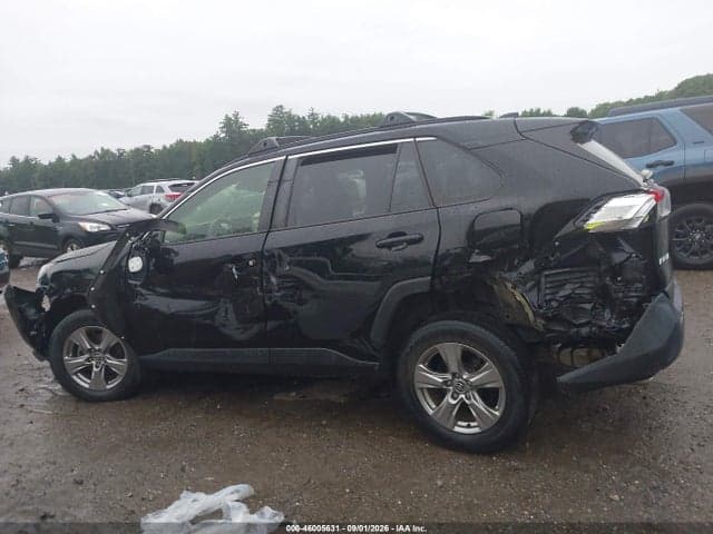 2023 TOYOTA RAV4 XLE 14