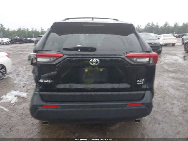 2023 TOYOTA RAV4 XLE 16