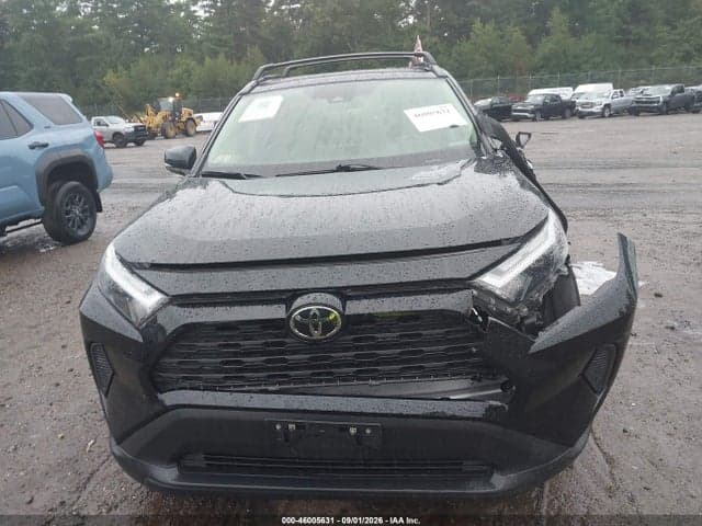 2023 TOYOTA RAV4 XLE 17