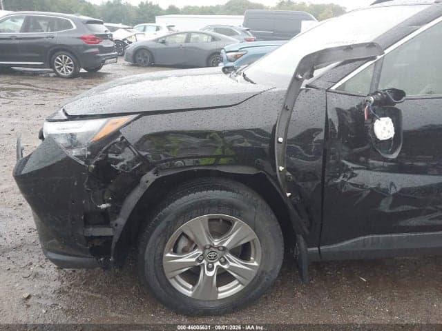 2023 TOYOTA RAV4 XLE 18