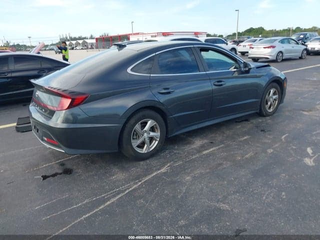 2022 HYUNDAI SONATA SE 4