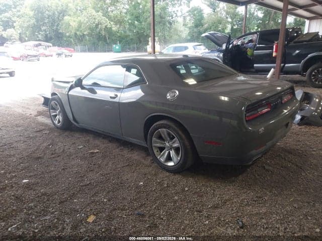 2017 DODGE CHALLENGER SXT 3