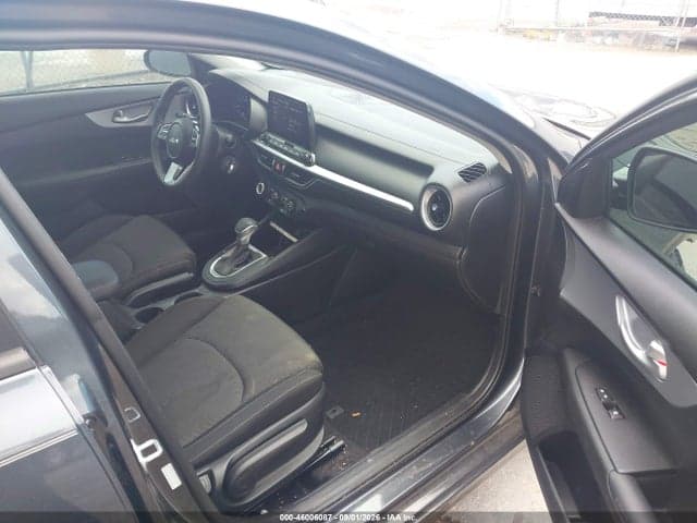 2023 KIA FORTE LXS 5