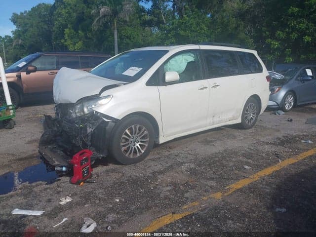 2019 TOYOTA SIENNA XLE 8 PASSENGER 2