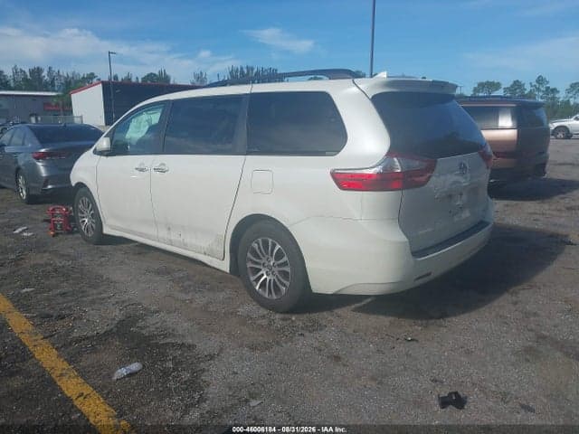 2019 TOYOTA SIENNA XLE 8 PASSENGER 3
