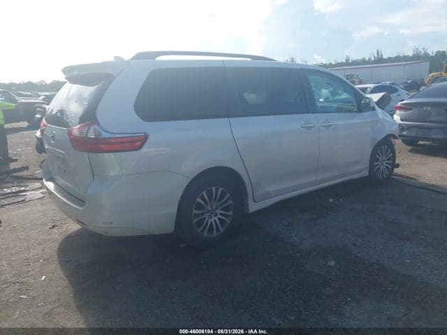 2019 TOYOTA SIENNA XLE 8 PASSENGER 4