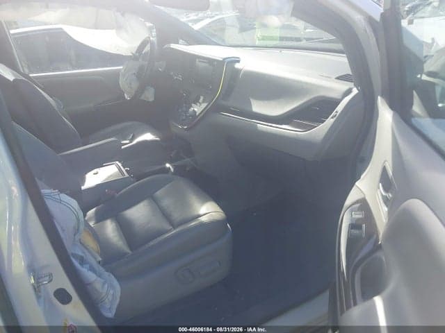 2019 TOYOTA SIENNA XLE 8 PASSENGER 5