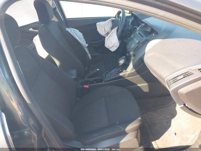 2017 FORD FOCUS SE 5