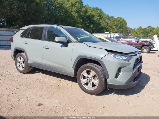 2019 TOYOTA RAV4 XLE 1