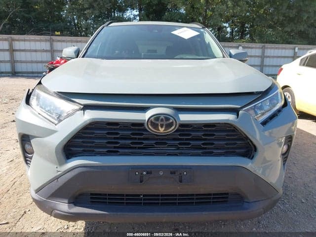 2019 TOYOTA RAV4 XLE 12