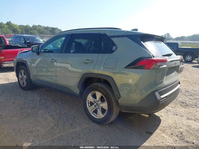 2019 TOYOTA RAV4 XLE 3