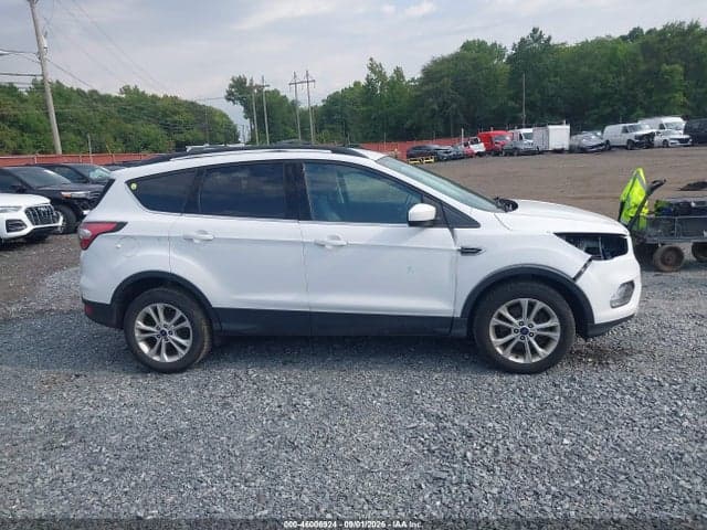 2017 FORD ESCAPE SE 10